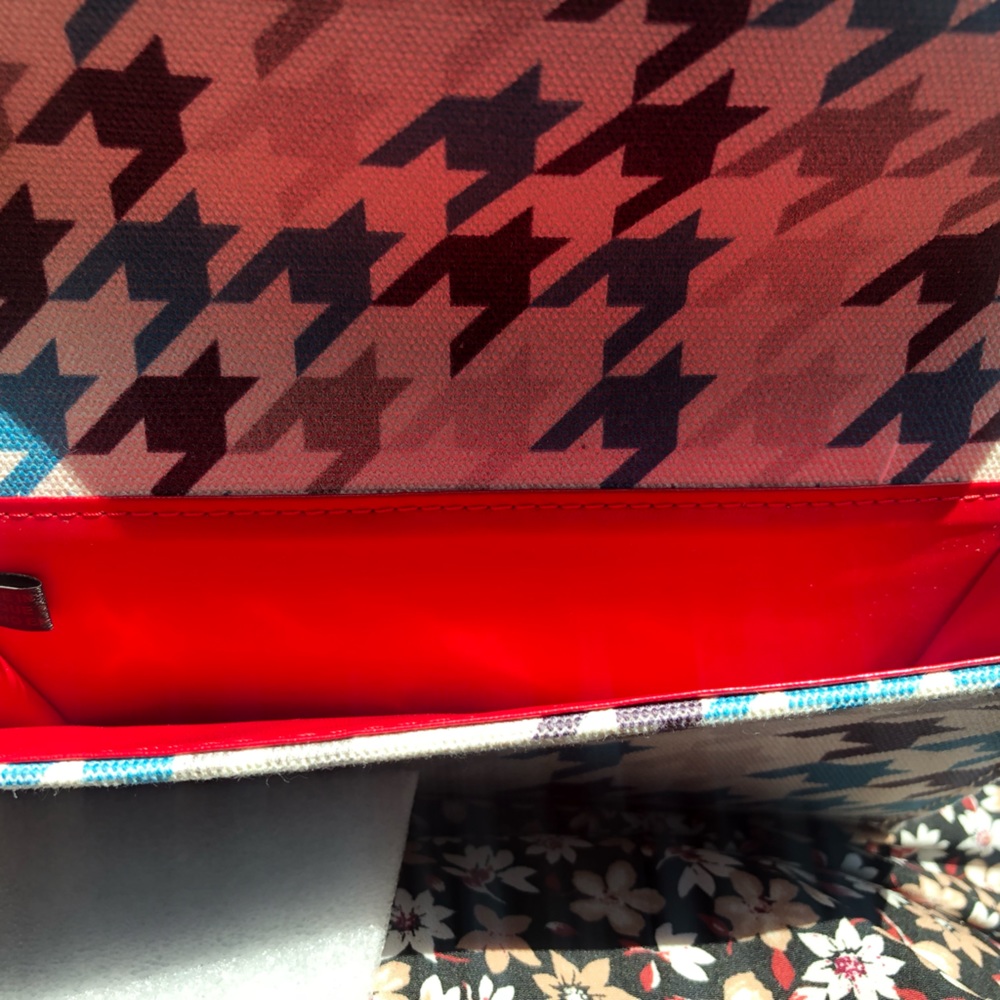 Dooney & Bourke - Picture 2 of 3